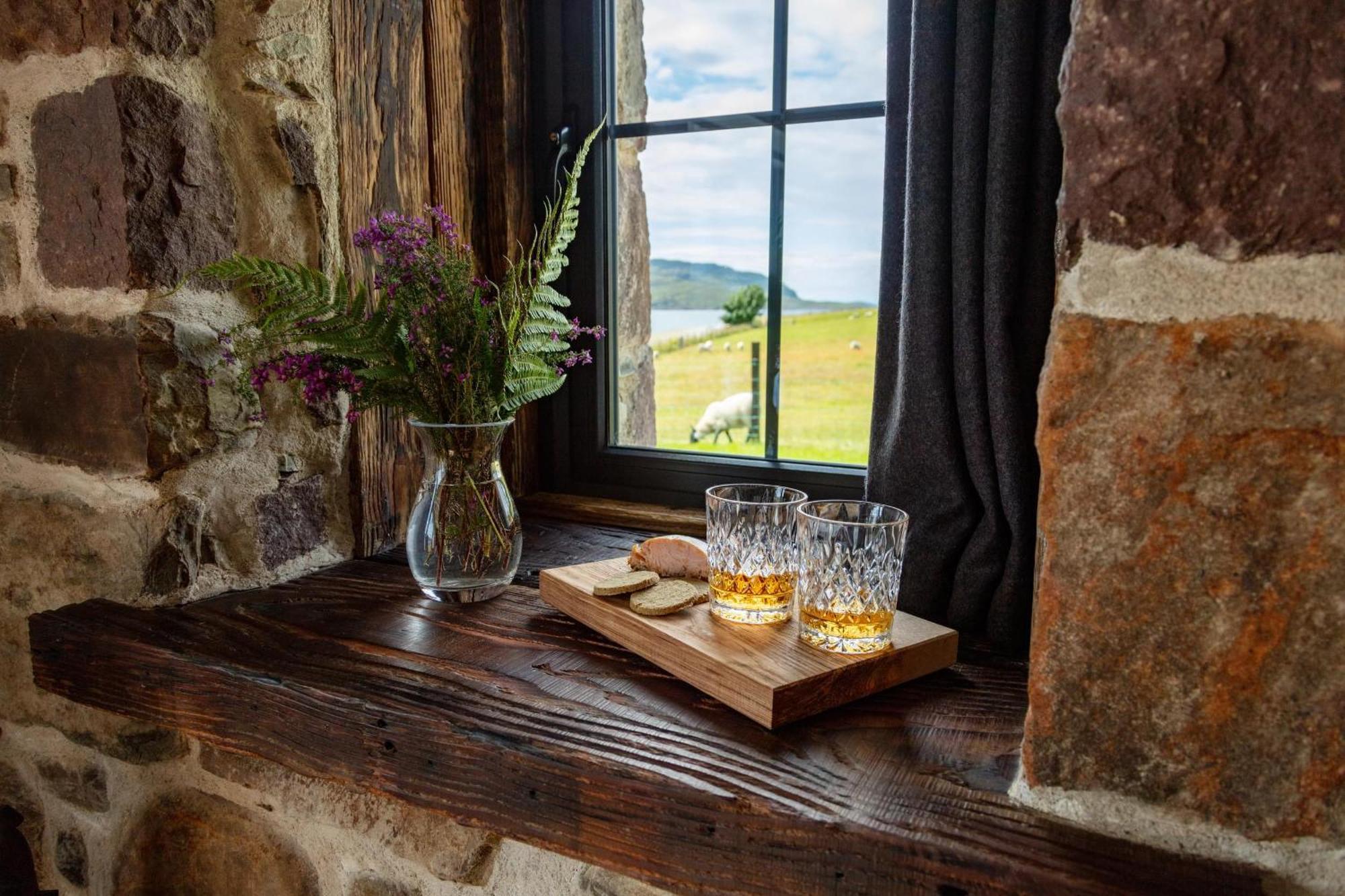 The Wreck - Lochside Cottage Dog Friendly Ullapool Eksteriør billede